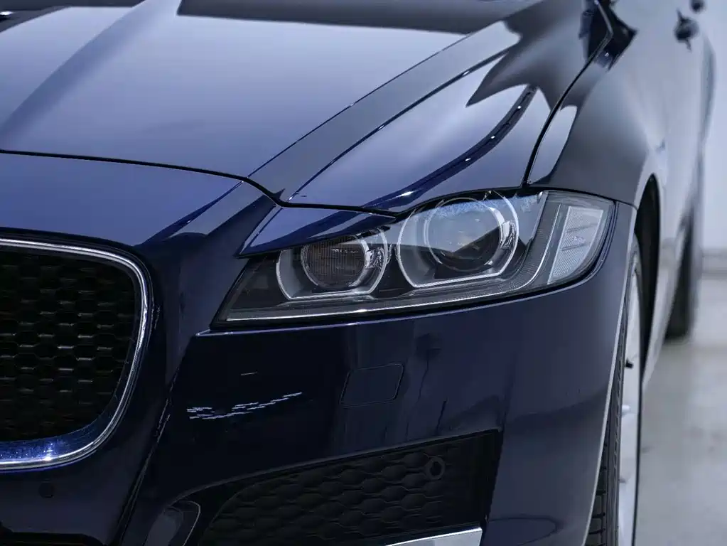 Jaguar XFL — миниатюра 6
