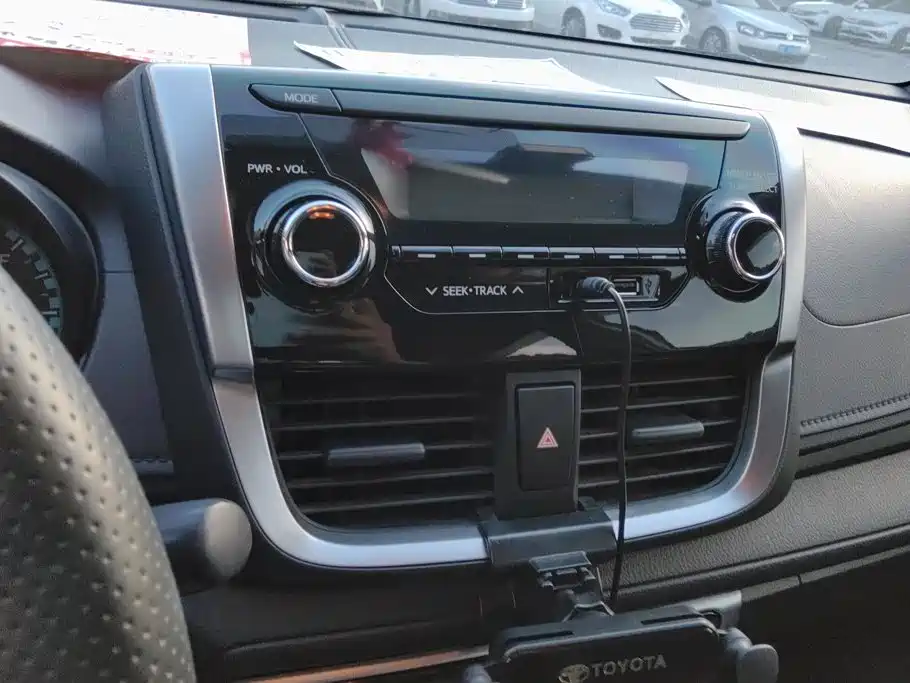 Toyota Yaris L — миниатюра 13