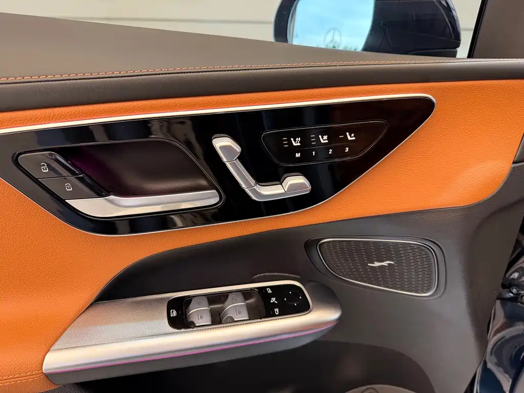 Mercedes-Benz GLC — миниатюра 12