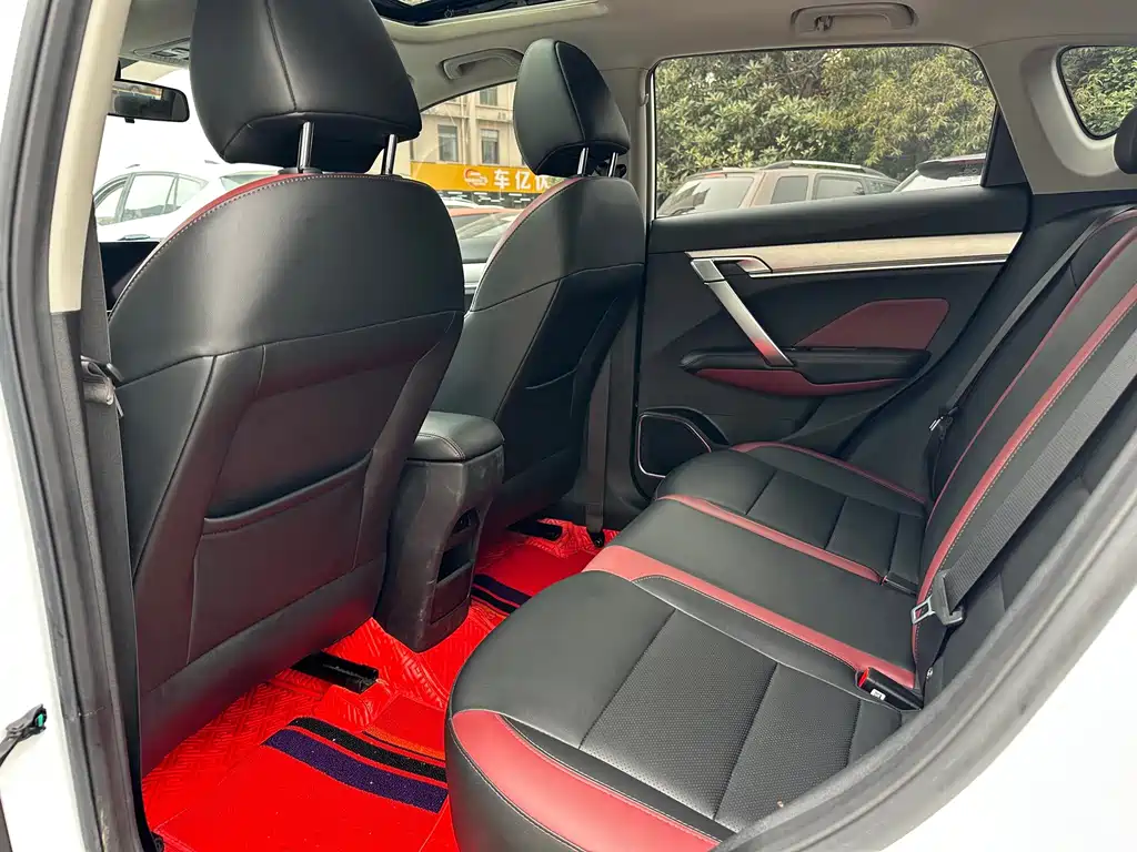 Geely Binyue — миниатюра 8