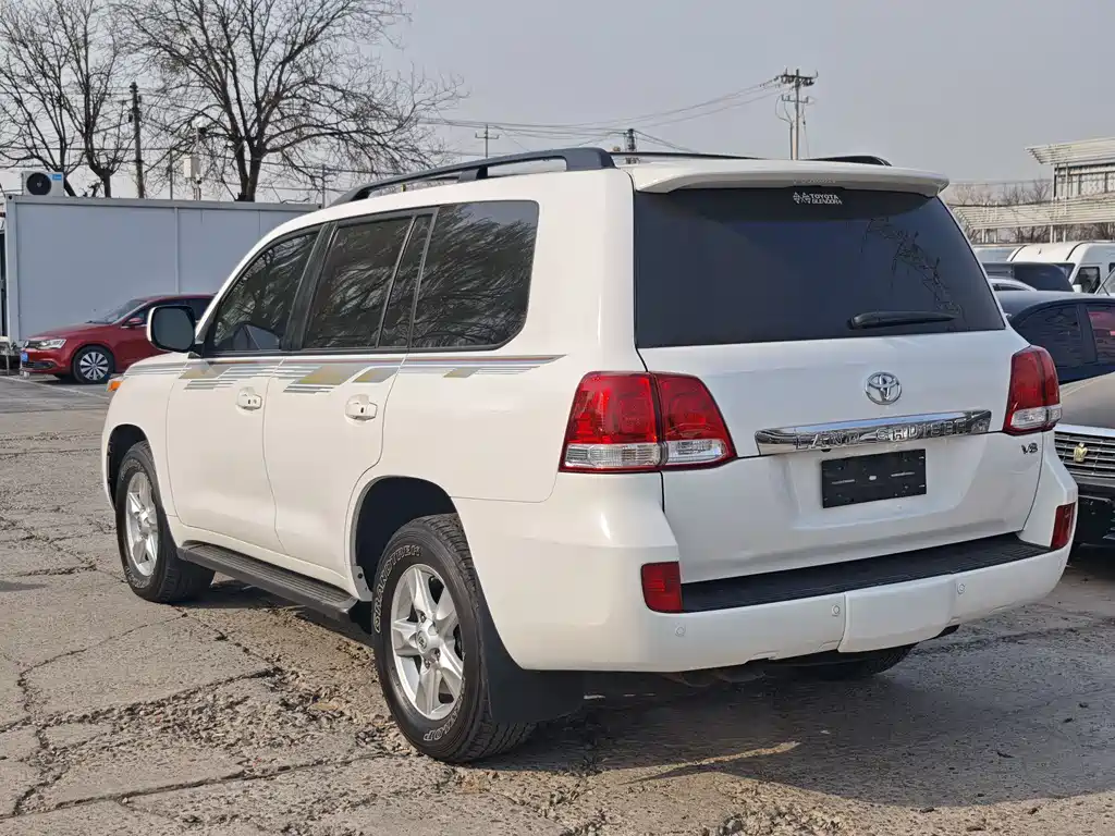 Toyota Land Cruiser 2011 5.7L AT