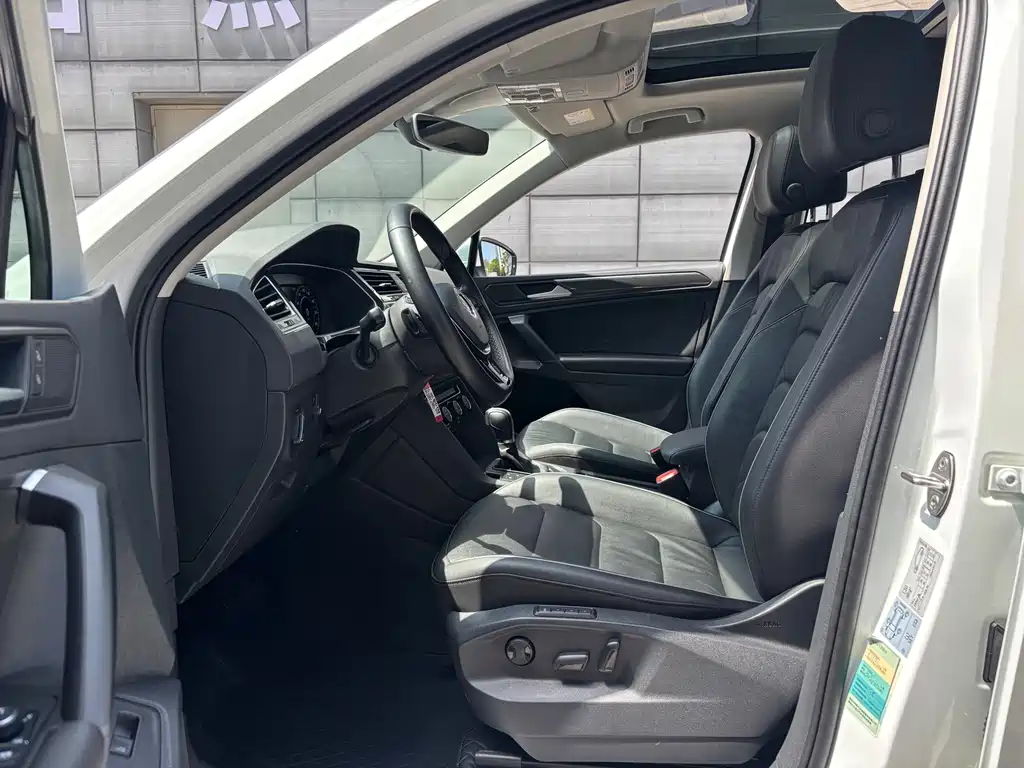 Volkswagen Tiguan 2019 330TSI