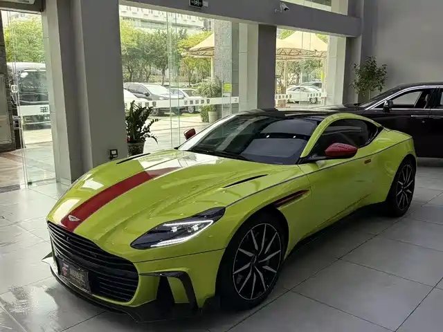 Aston Martin DB11