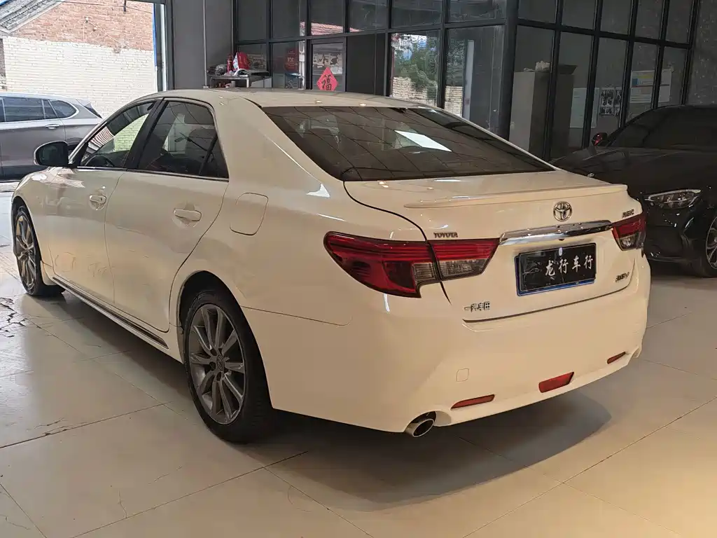 Toyota Reiz — миниатюра 10