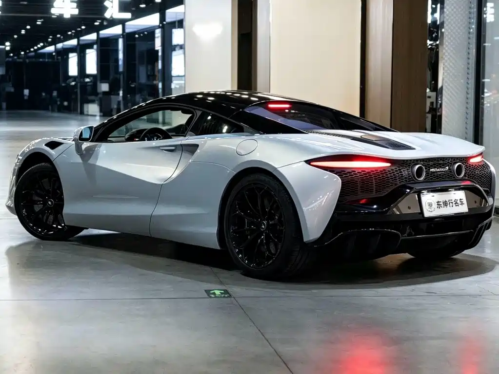 McLaren Artura — миниатюра 5