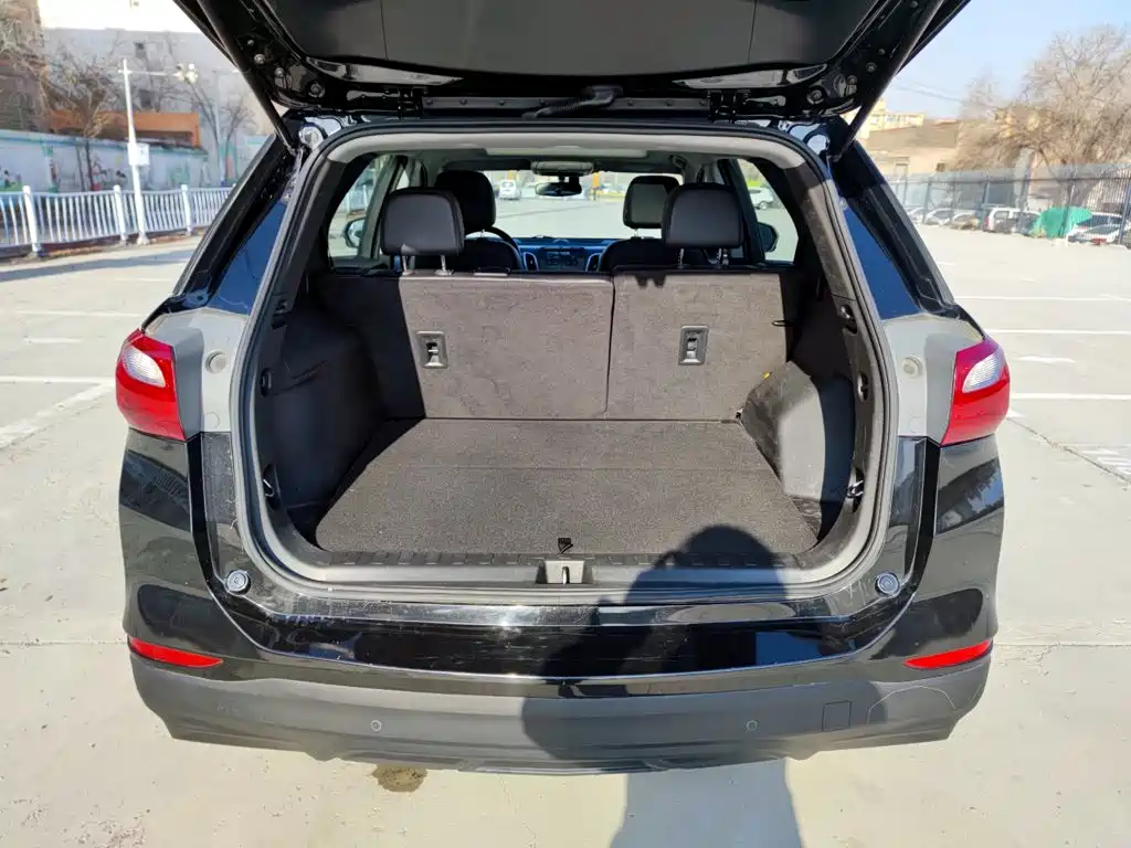 Chevrolet Equinox — миниатюра 18