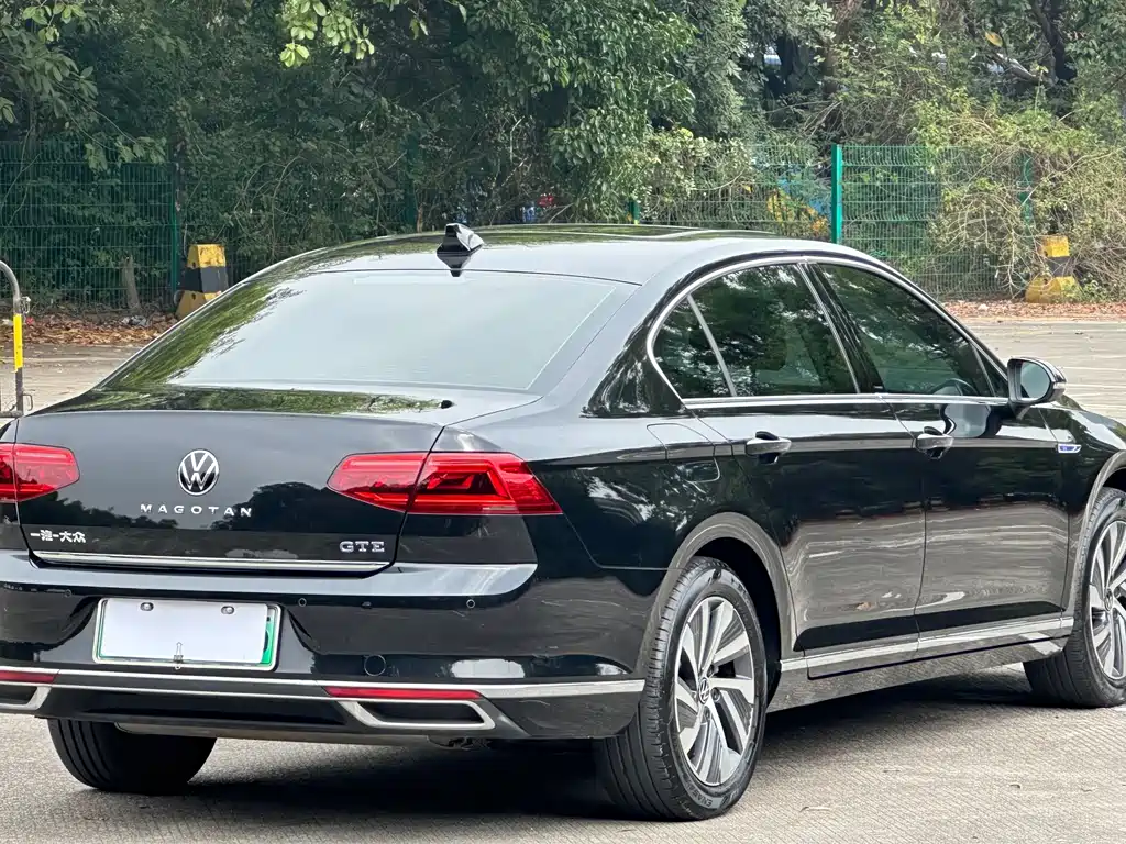 Volkswagen Magotan PHEV — миниатюра 12