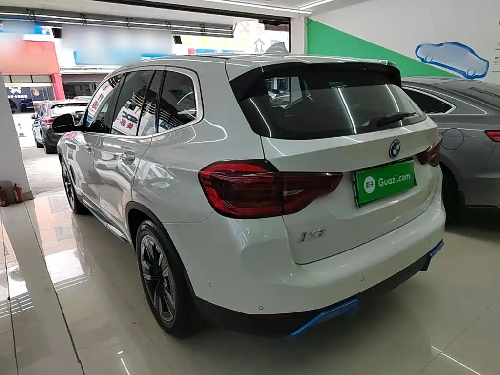 BMW iX3 — миниатюра 5