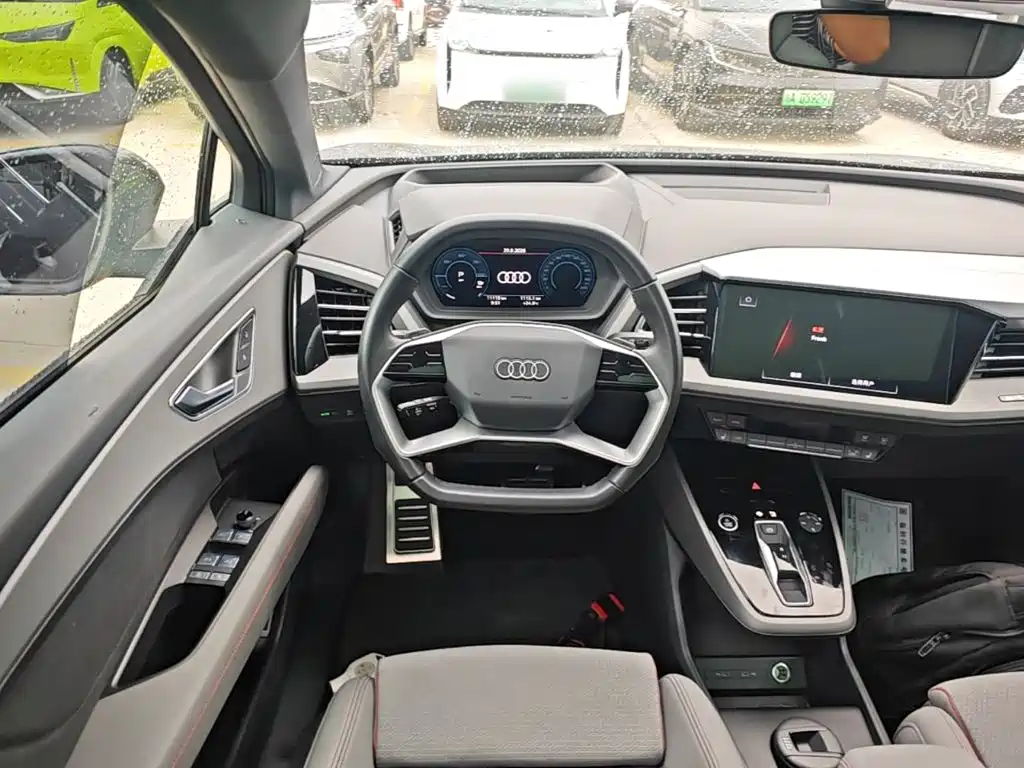 Audi Q5 e-tron — миниатюра 11