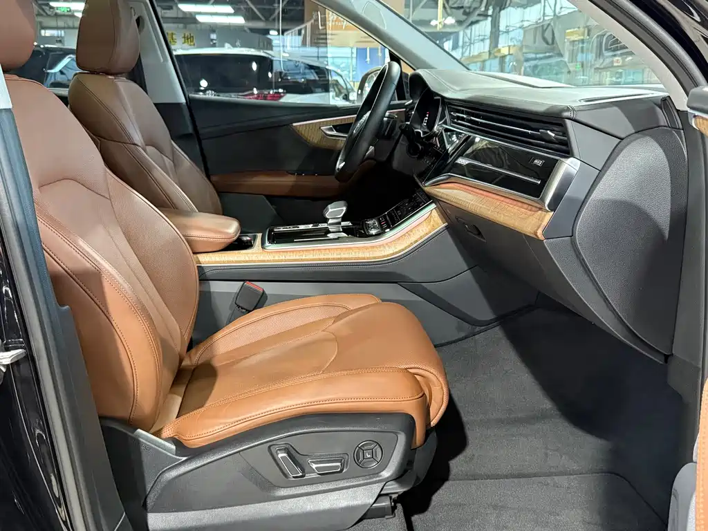 Audi Q7 — миниатюра 8