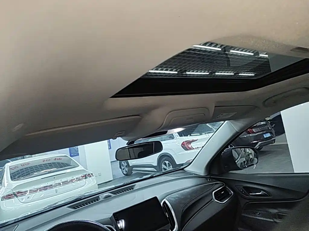 Chevrolet Equinox — миниатюра 18