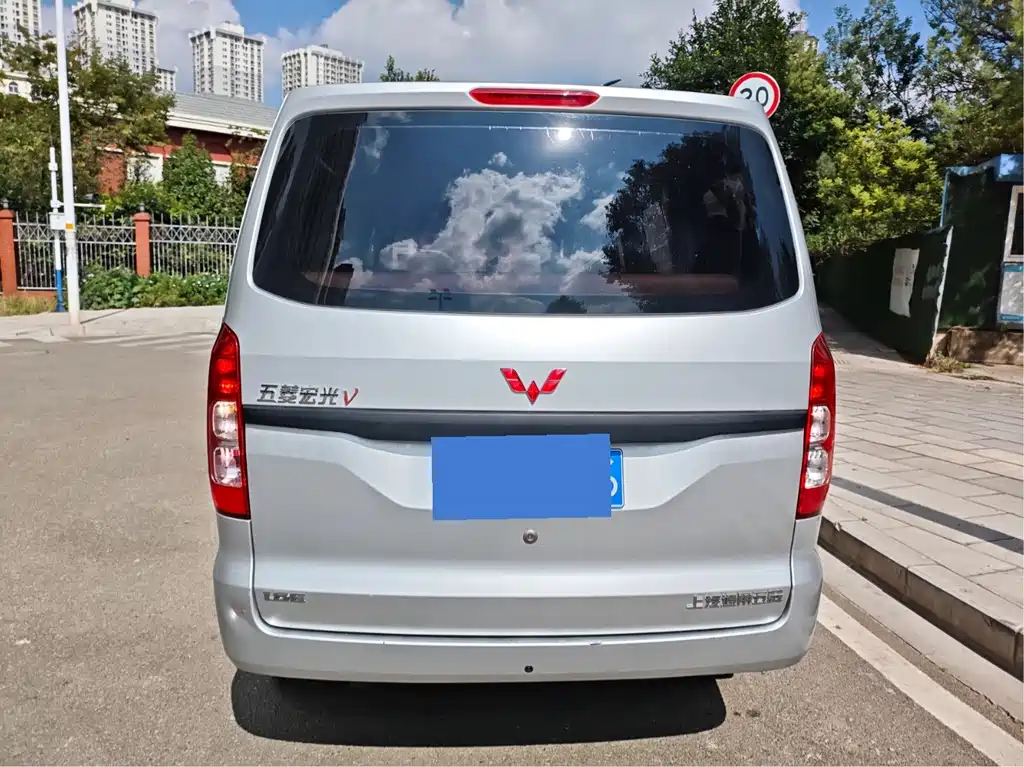 Wuling Hongguang V — миниатюра 4