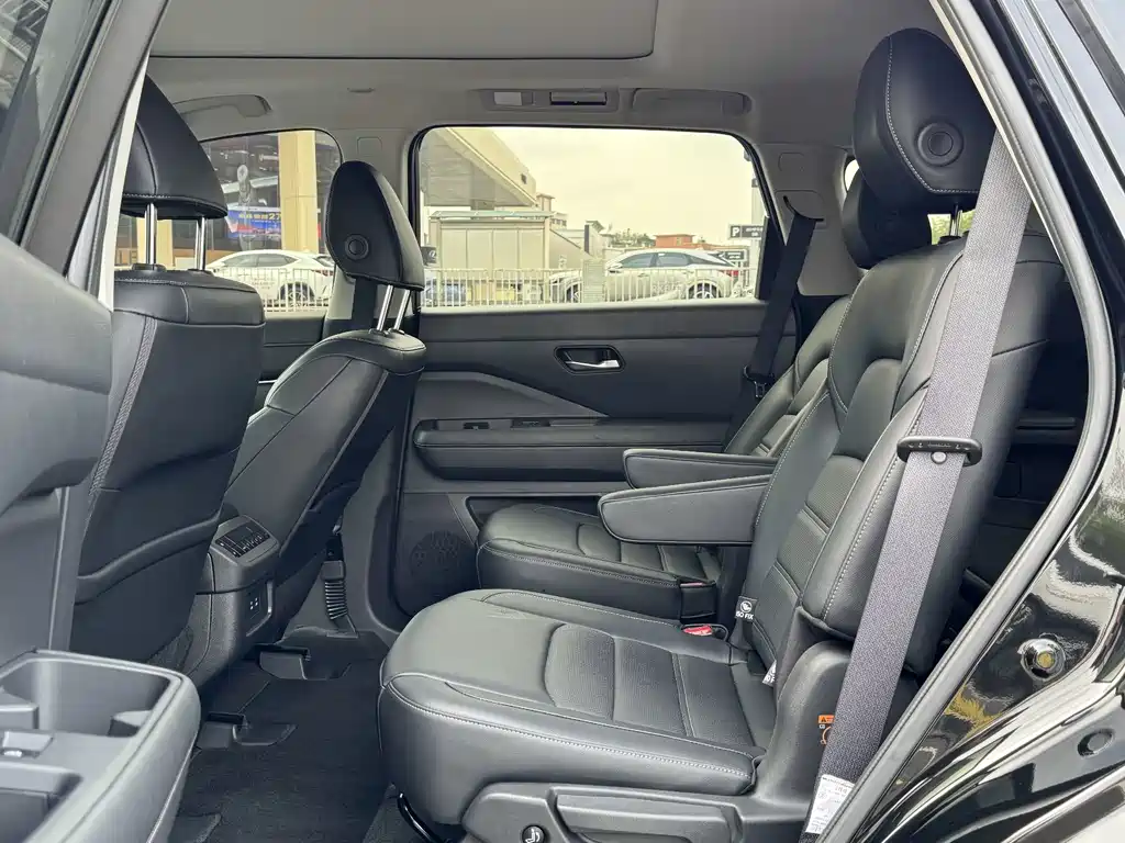 Nissan Teramont — миниатюра 12