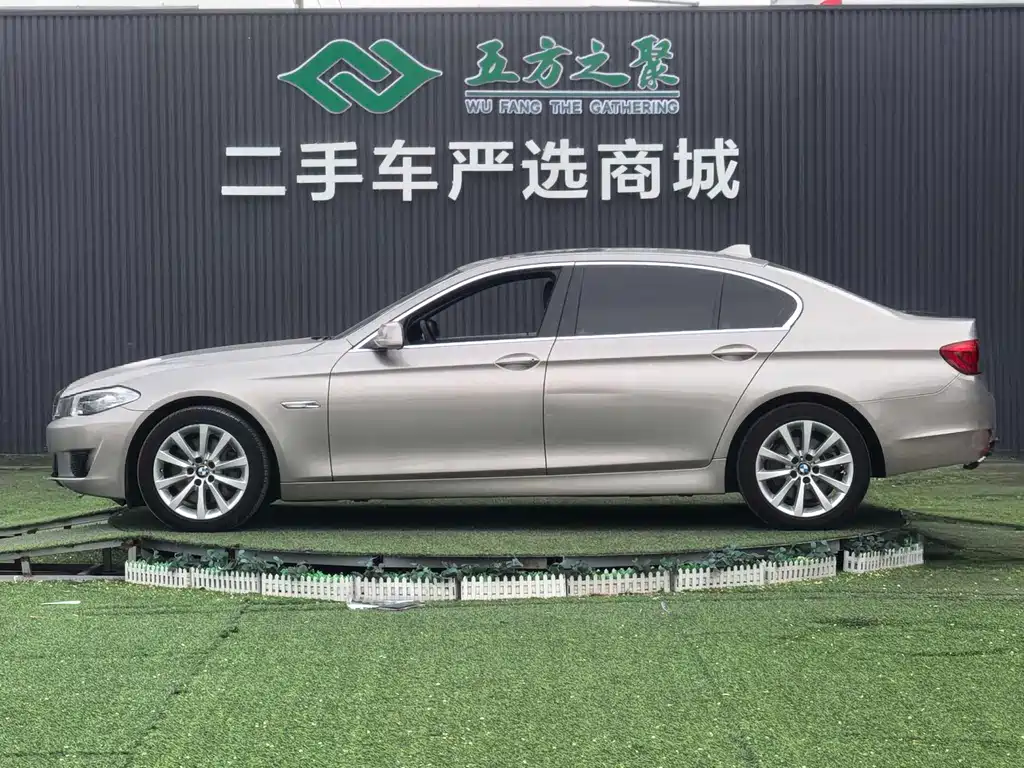 BMW 5 Series — миниатюра 21