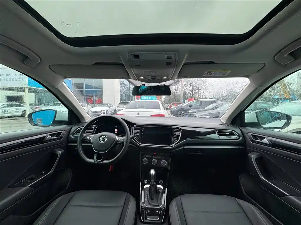 VOLKSWAGEN T ROC EXPLORING SONGS