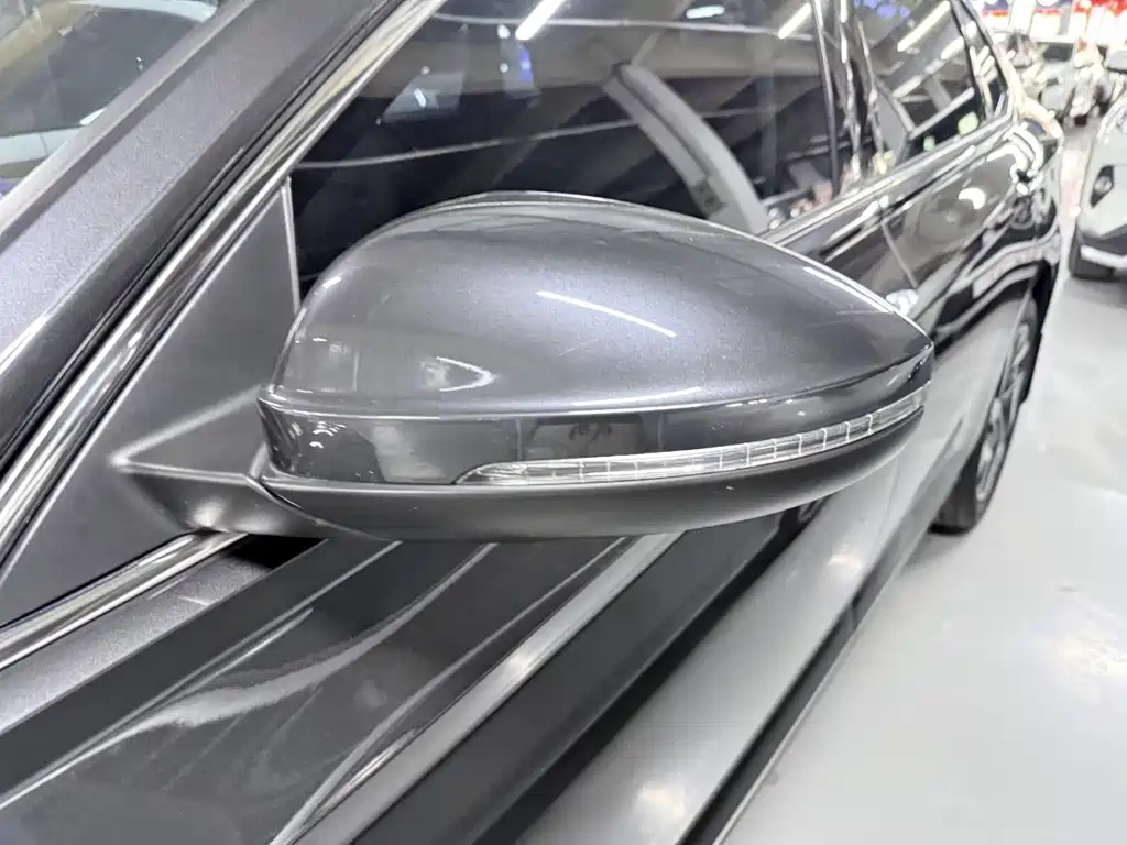 Volkswagen Sagitar — миниатюра 7