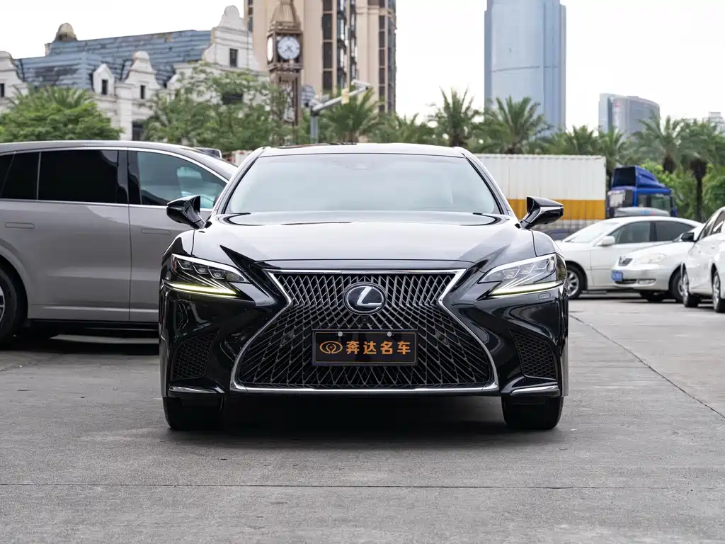Lexus LS — миниатюра 2