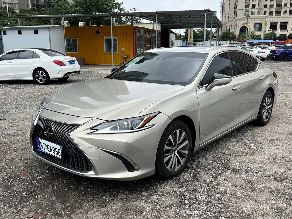 Lexus ES 2020 200