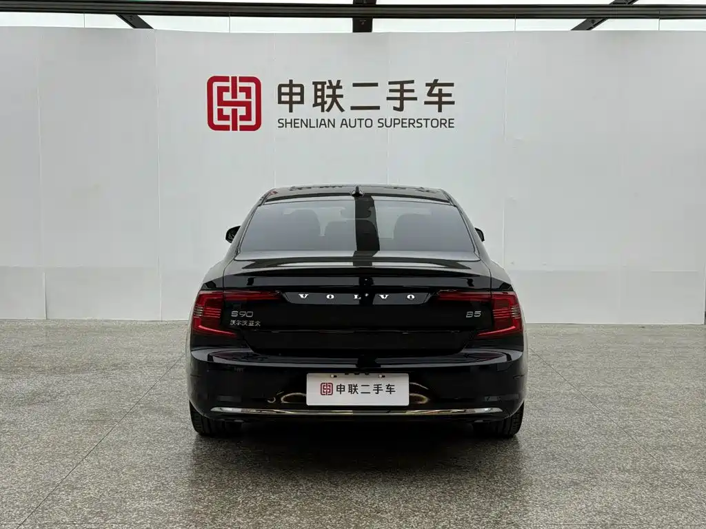 Volvo S90 2025 B5 Luxury