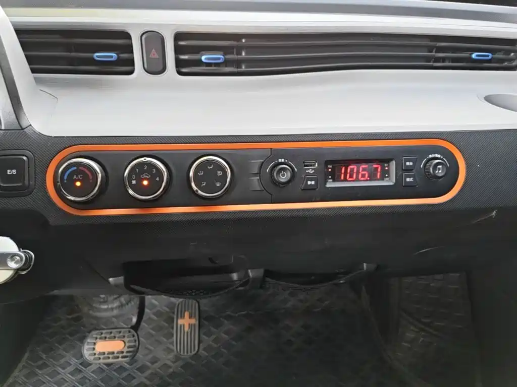 Wuling MINIEV — миниатюра 13