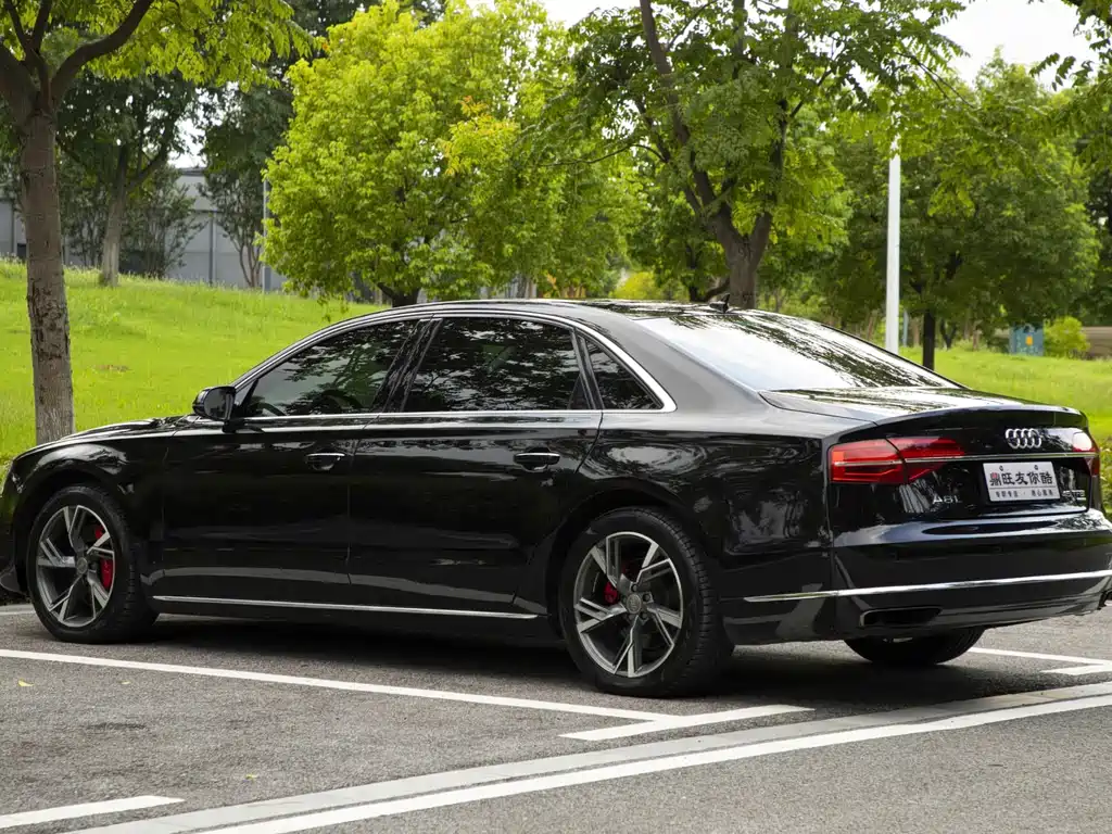 Audi A8 — миниатюра 6