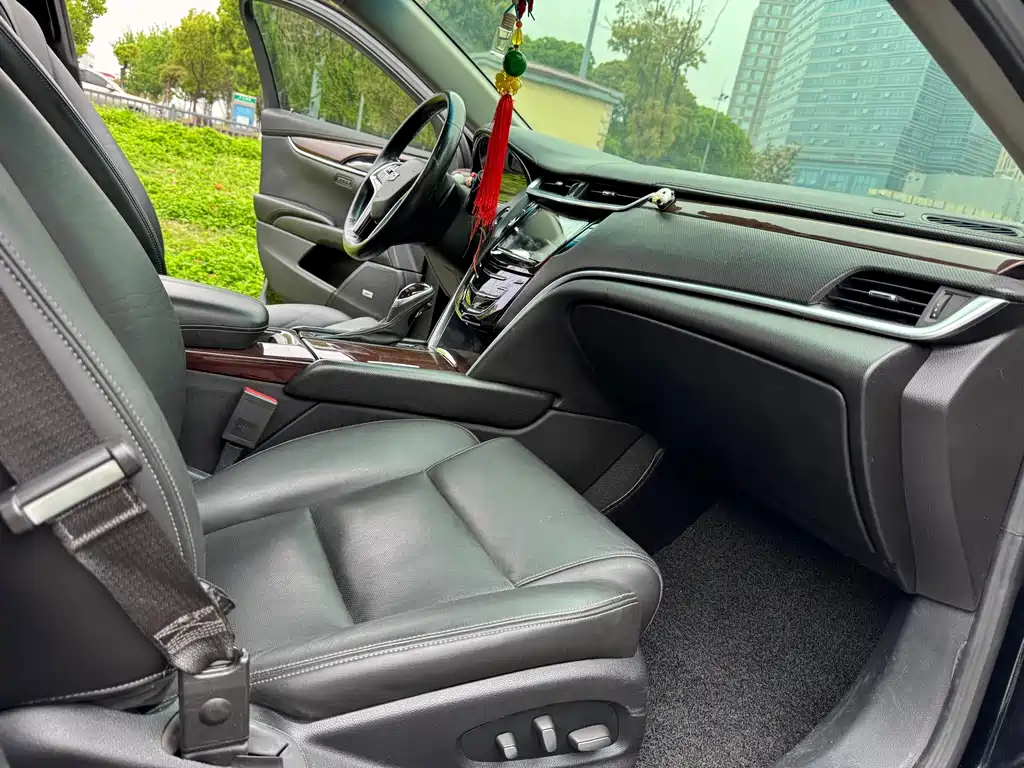 Cadillac XTS 2016 28T Luxury