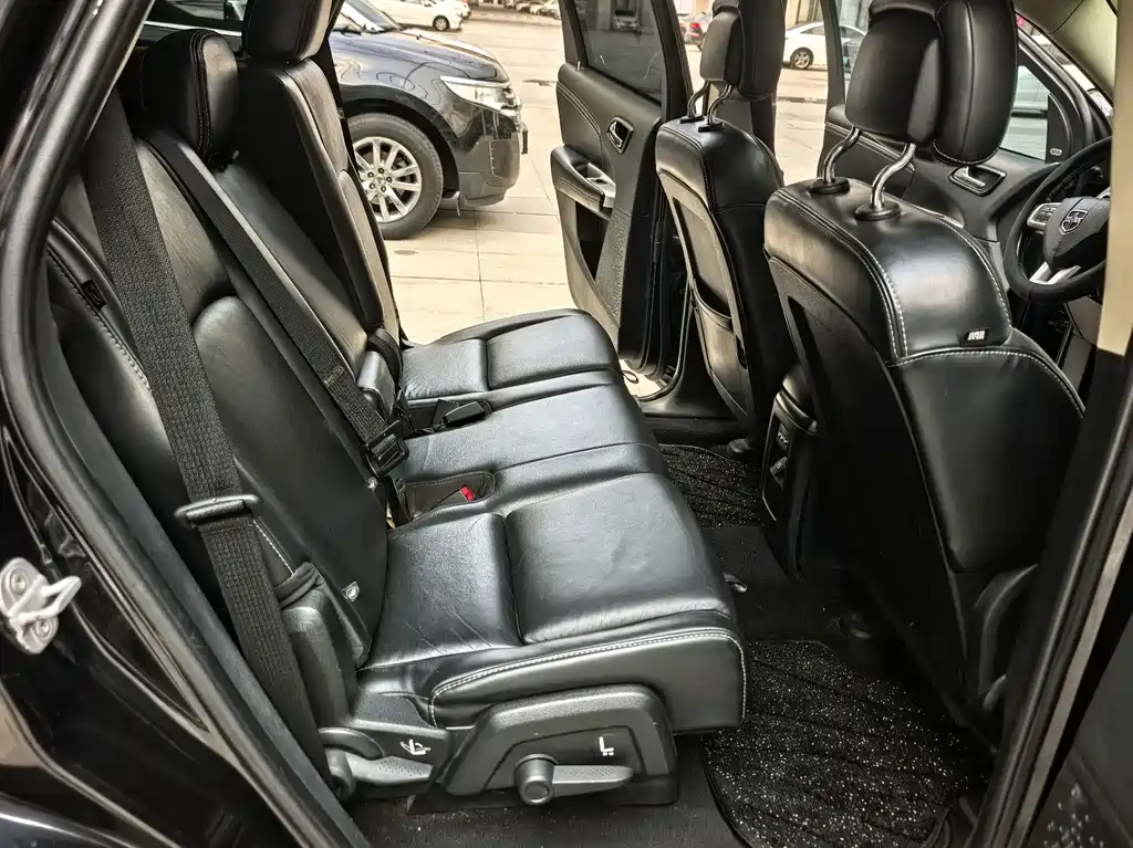 Dodge Journey — миниатюра 9