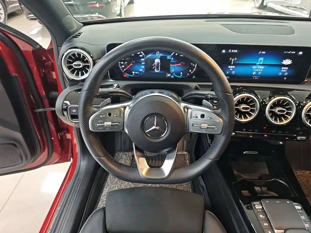Mercedes-Benz A-Class — миниатюра 11