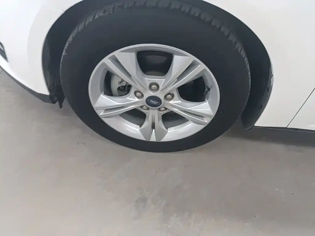 Ford Focus — миниатюра 23