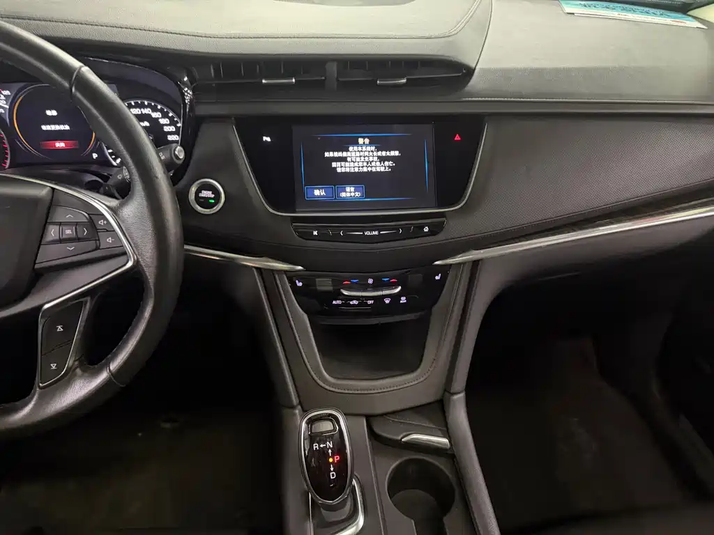 Cadillac XT5 — миниатюра 11