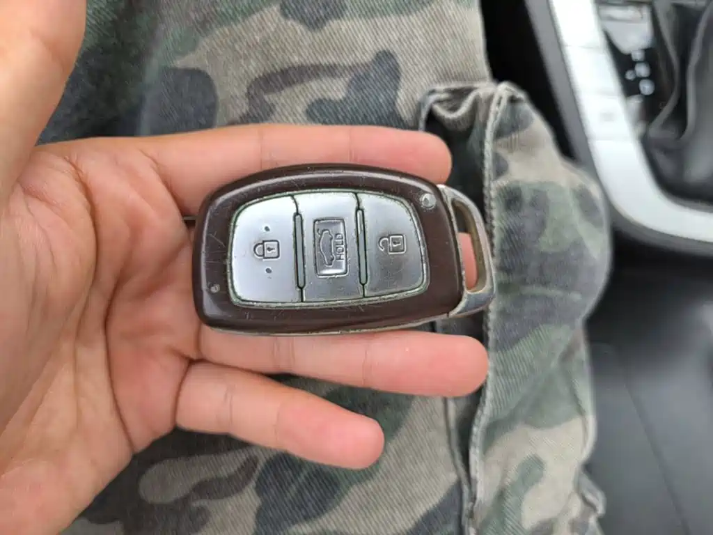 Hyundai Elantra — миниатюра 12