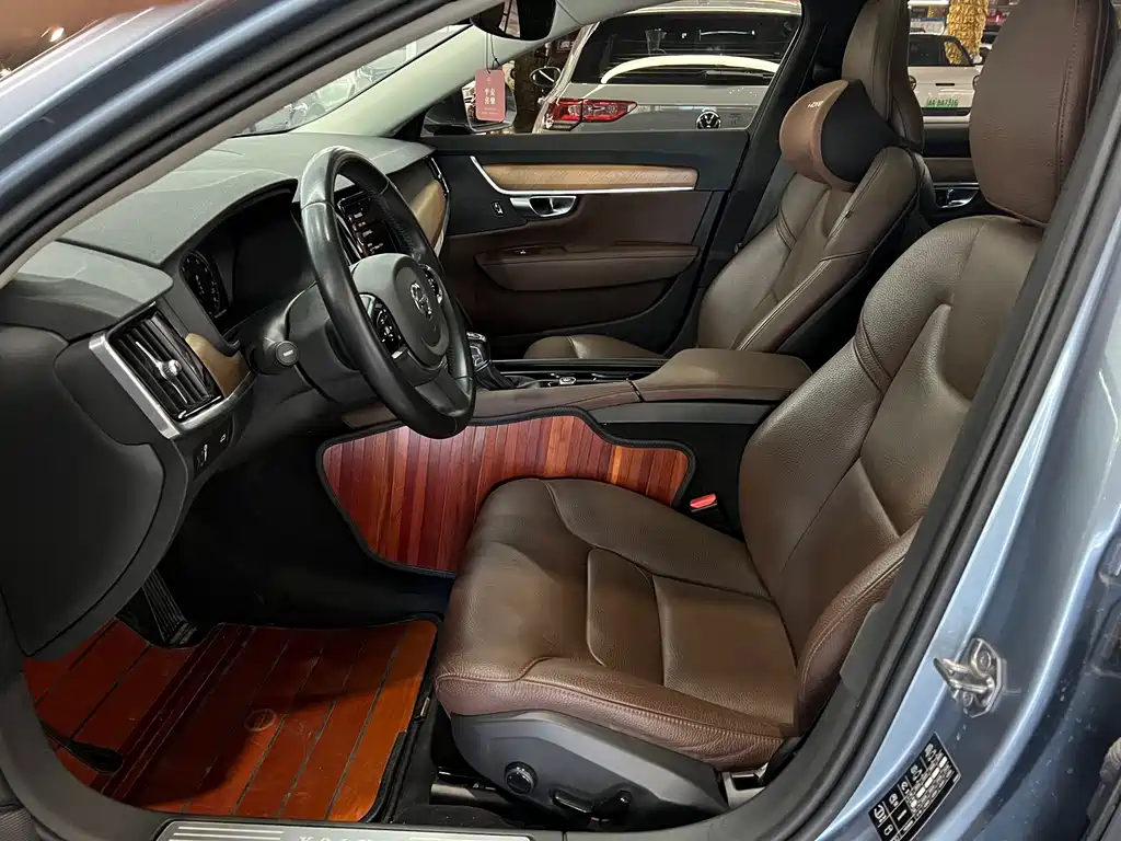 Volvo S90 — миниатюра 5