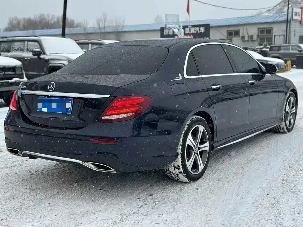 MERCEDES-BENZ E CLASS