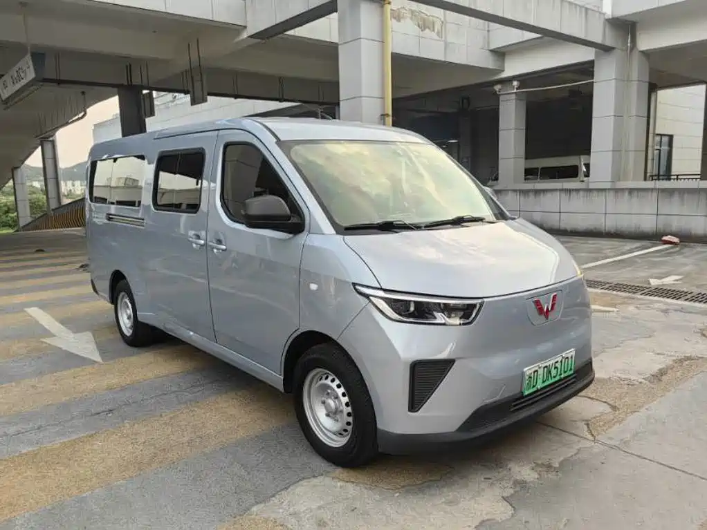 Wuling Yangguang — миниатюра 2