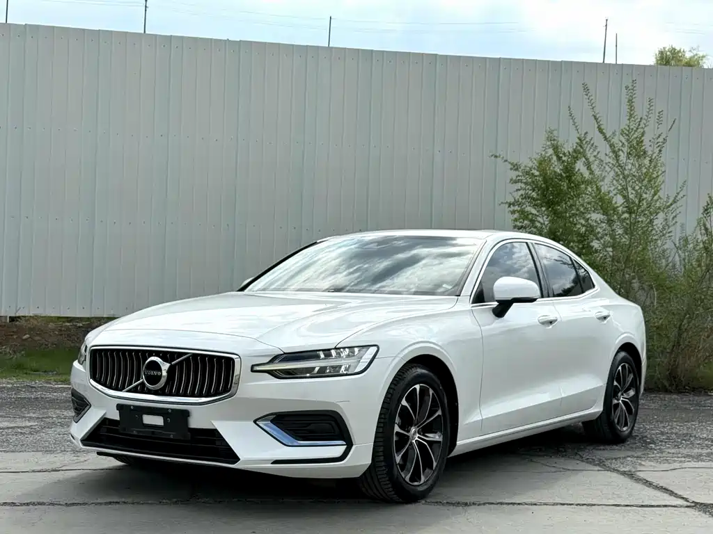 Volvo S60 2022