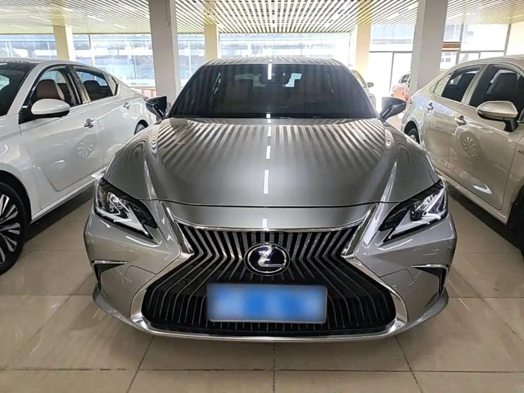 Lexus ES 2021 300h