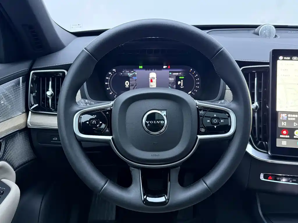 Volvo XC90 PHEV — миниатюра 19