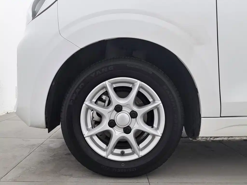 Roewe Clever — миниатюра 17