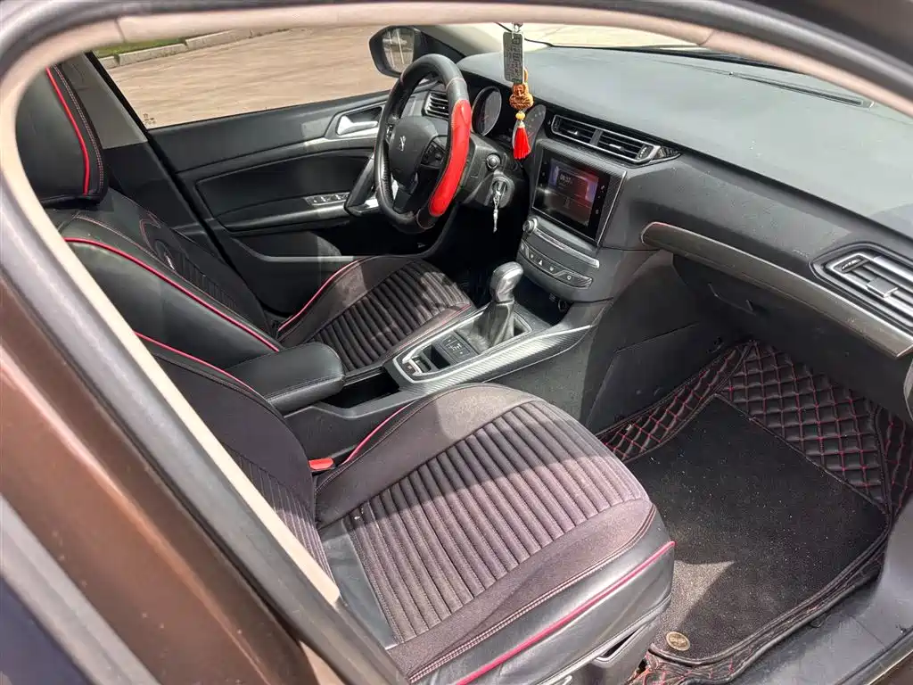 Peugeot 408 2015 1.2T AT Luxury
