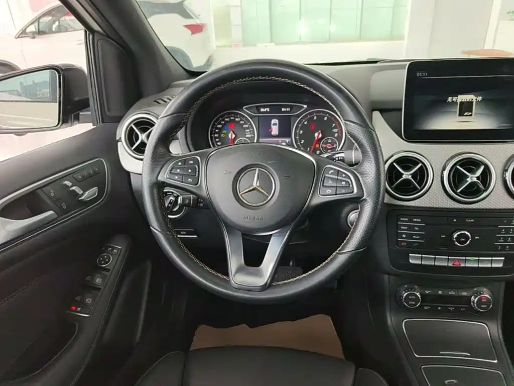 Mercedes-Benz B-Class — миниатюра 11