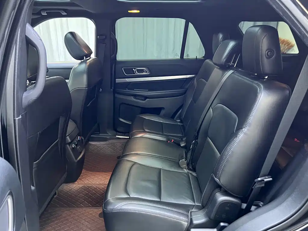 Ford Explorer (Import) — миниатюра 16