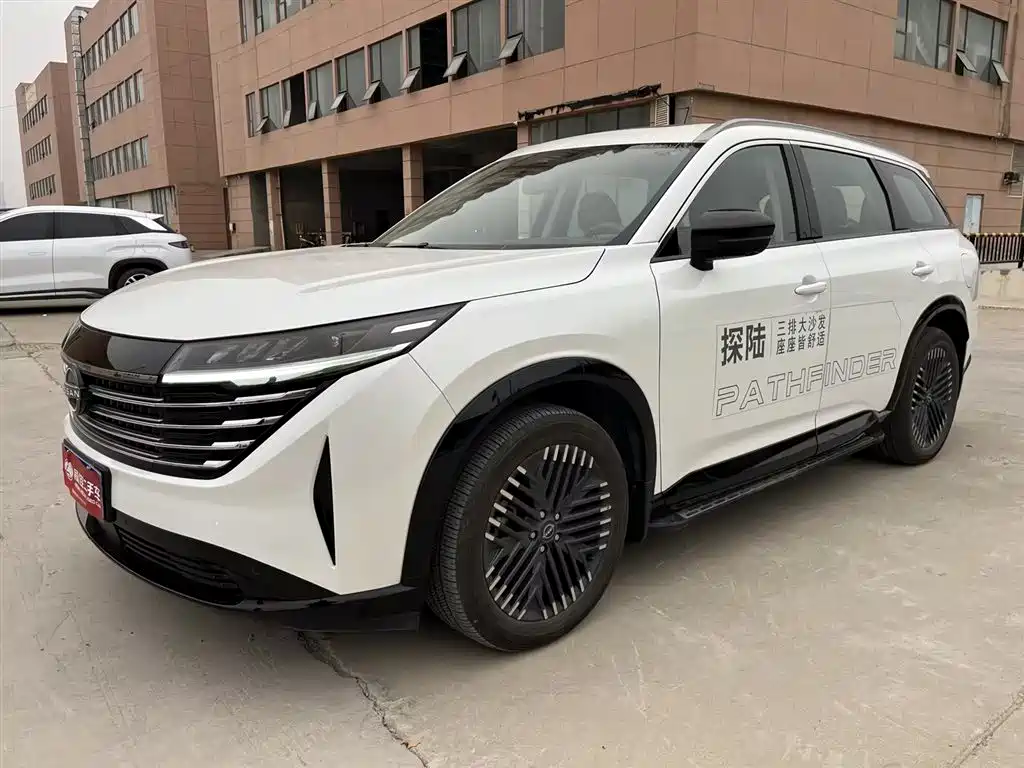 Nissan Teramont 2024