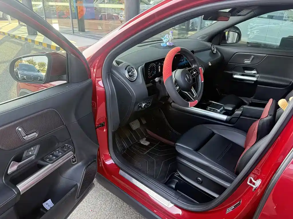 Mercedes-Benz GLA — миниатюра 6
