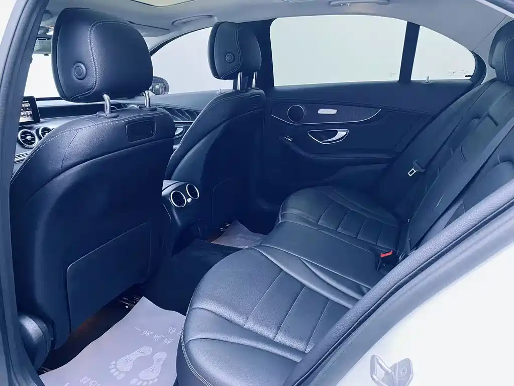 Mercedes-Benz C-Class — миниатюра 17