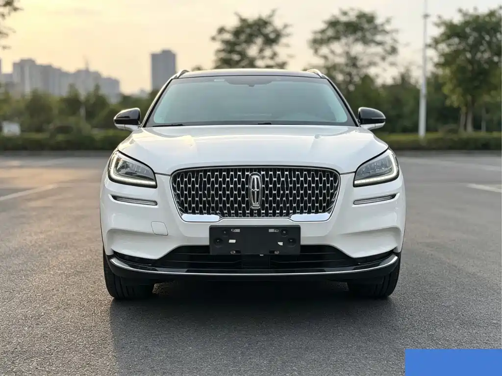 Lincoln Corsair — миниатюра 2