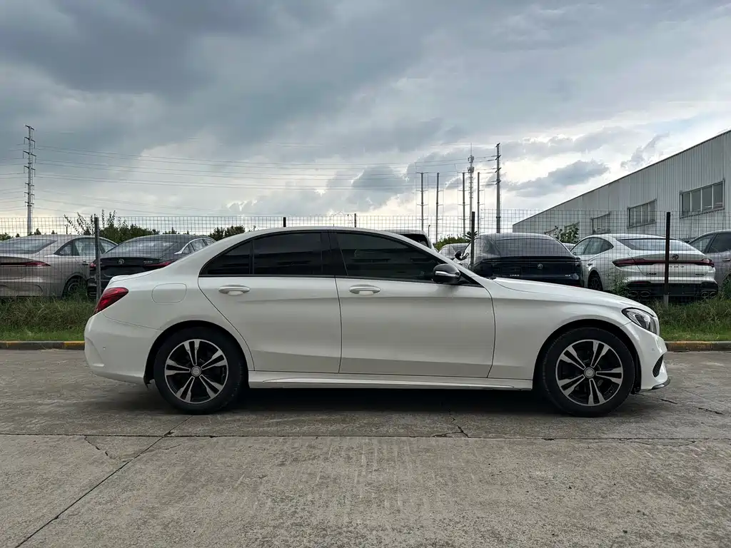Mercedes-Benz C-Class — миниатюра 4