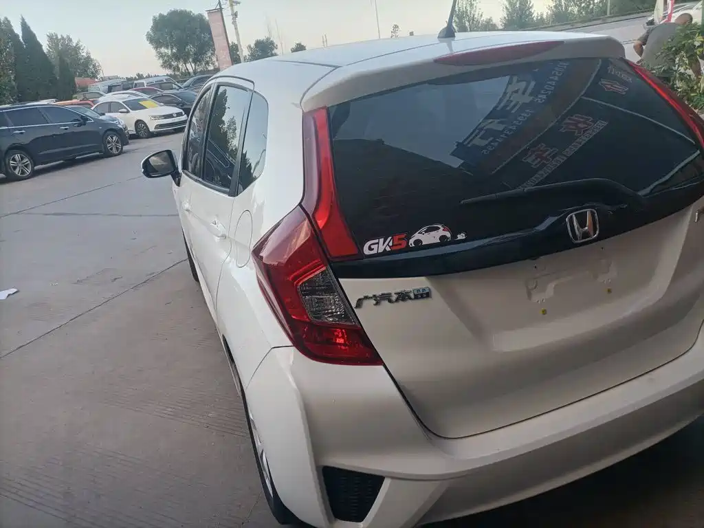 Honda Fit — миниатюра 5