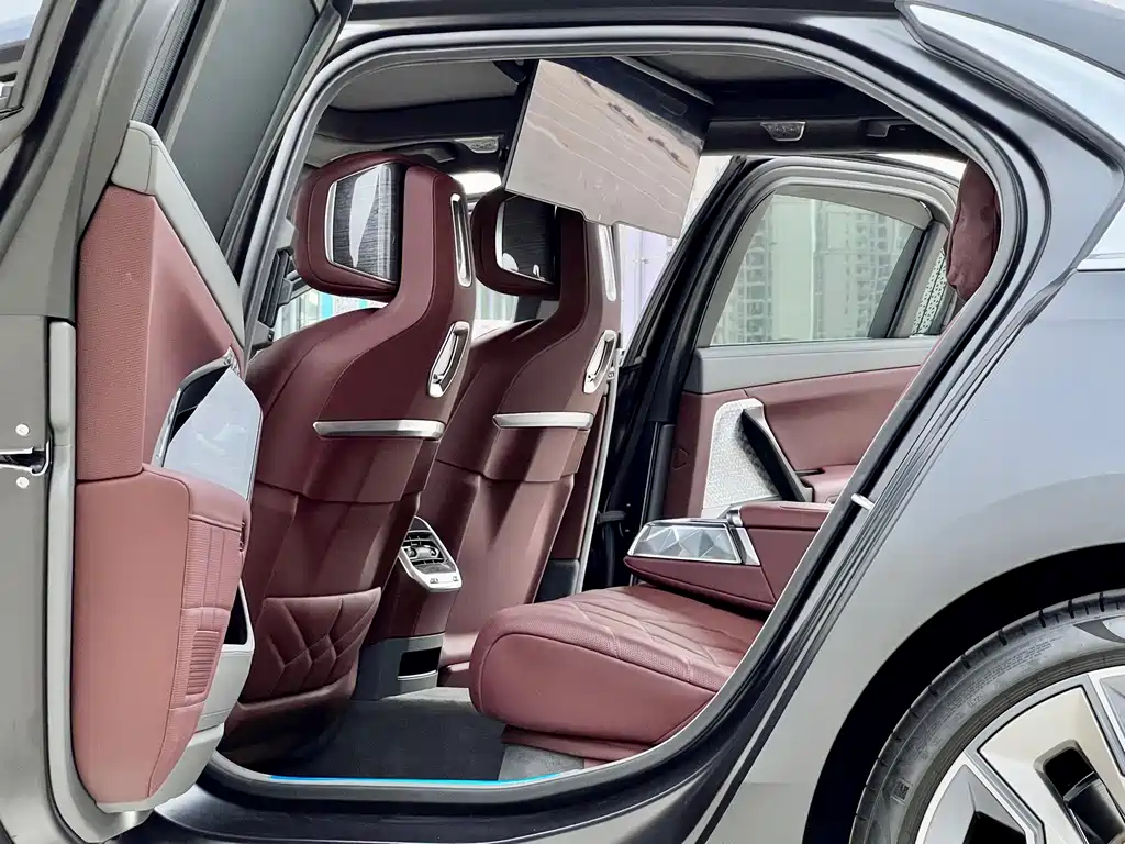 BMW 7 Series 7 2023 740Li Premium Luxury