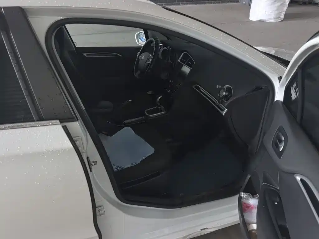 Citroen C4L — миниатюра 18