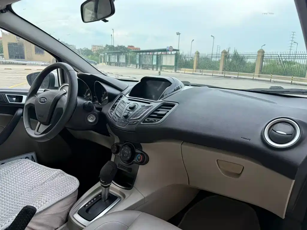 Ford Fiesta — миниатюра 7